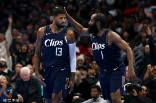 库里在接受 库里在接受